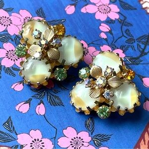 Gorgeous vintage Alice Caviness signed cluster clip-on earrings prong-set